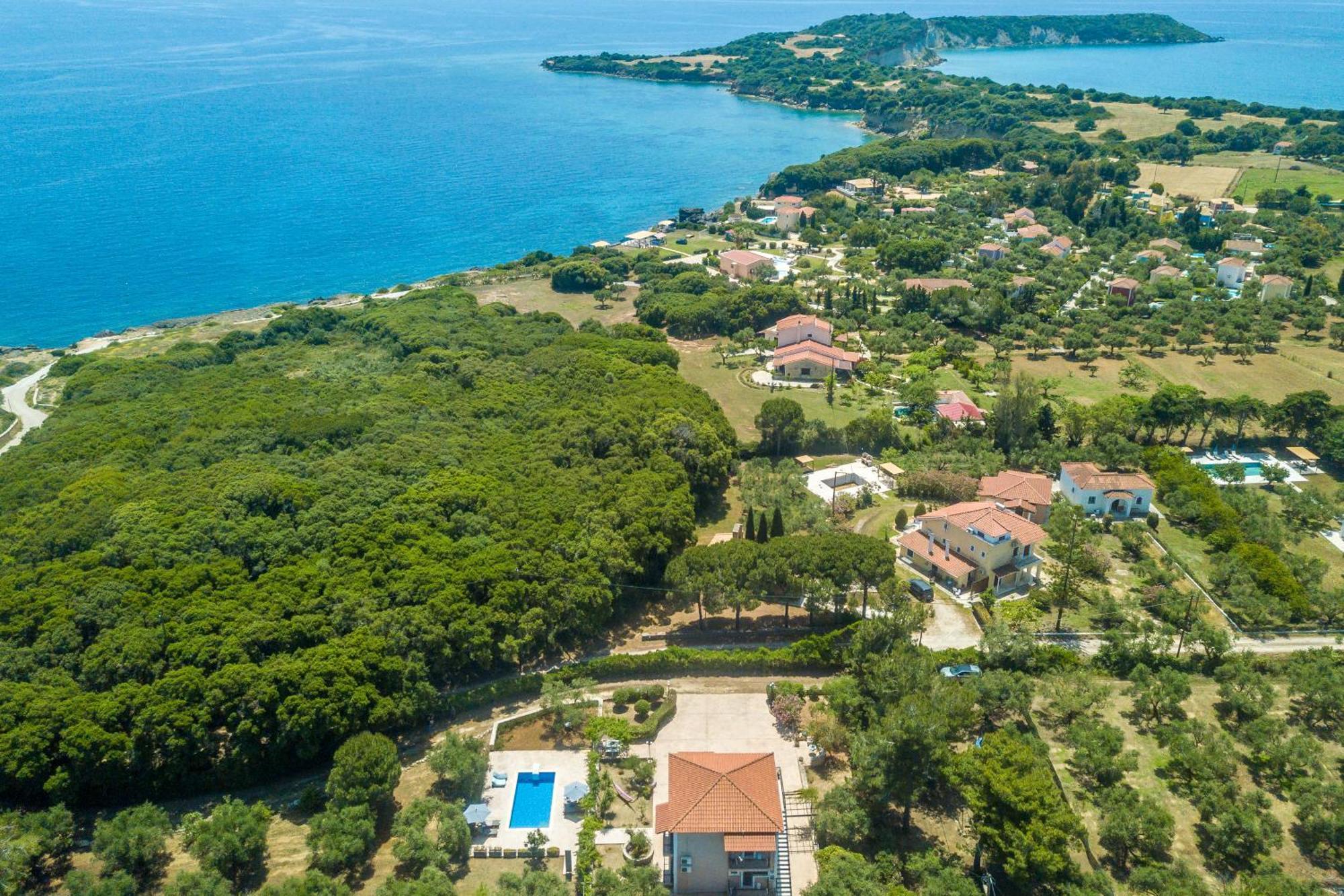 Loggos Summer House *